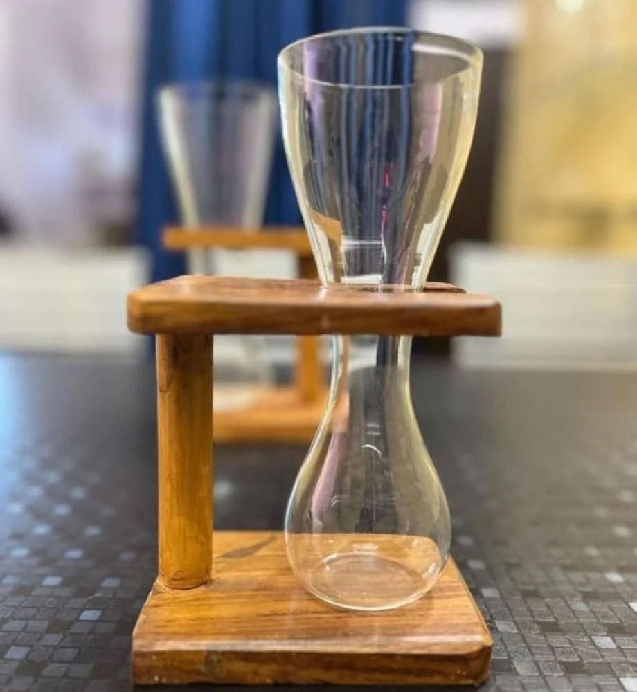 Ale Glass 500 ML with wooden stand